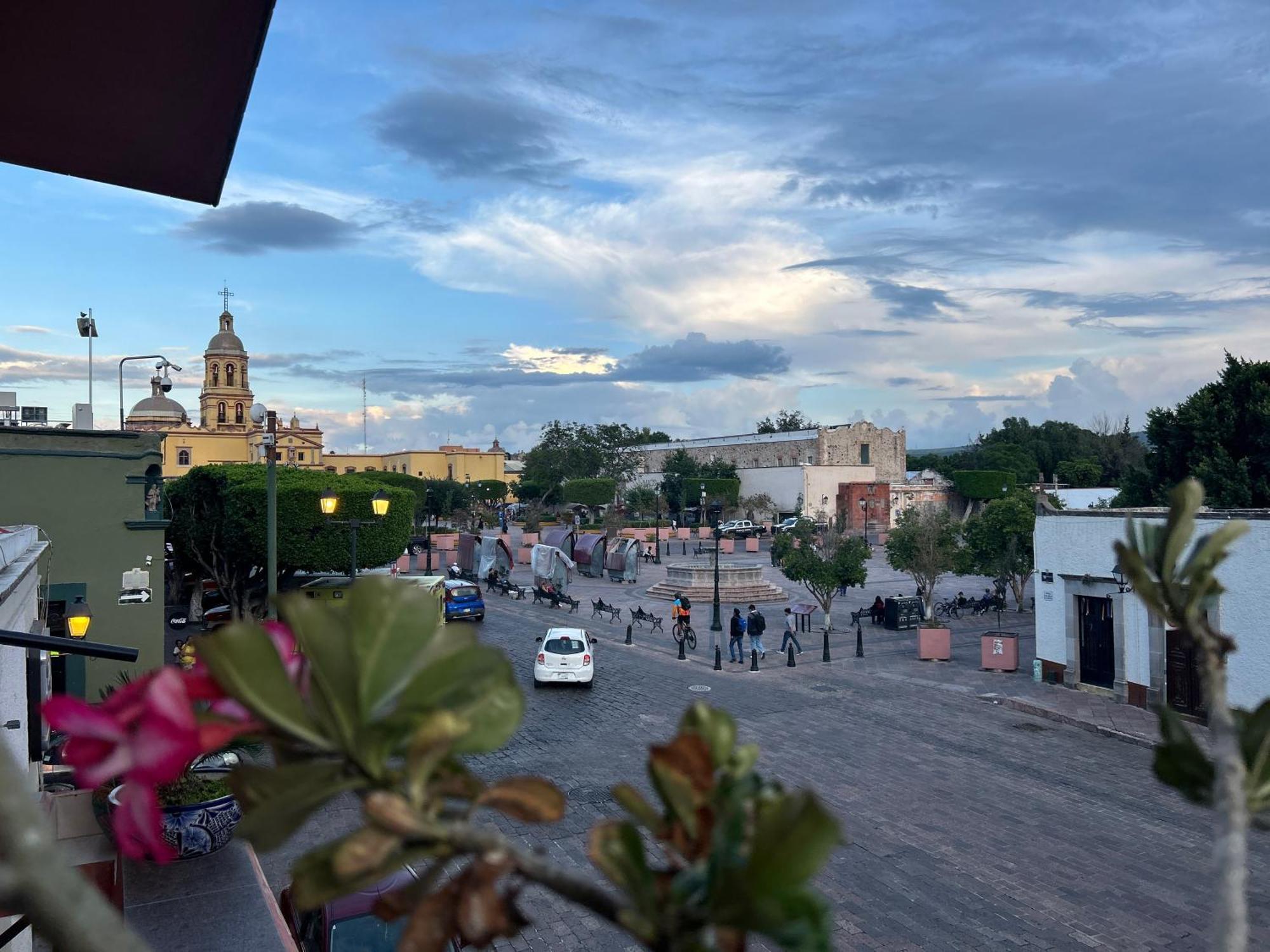 Lolita & Enri, La Mejor Ubicacion Y Vista En El Centro De Queretaro Hotel Ngoại thất bức ảnh